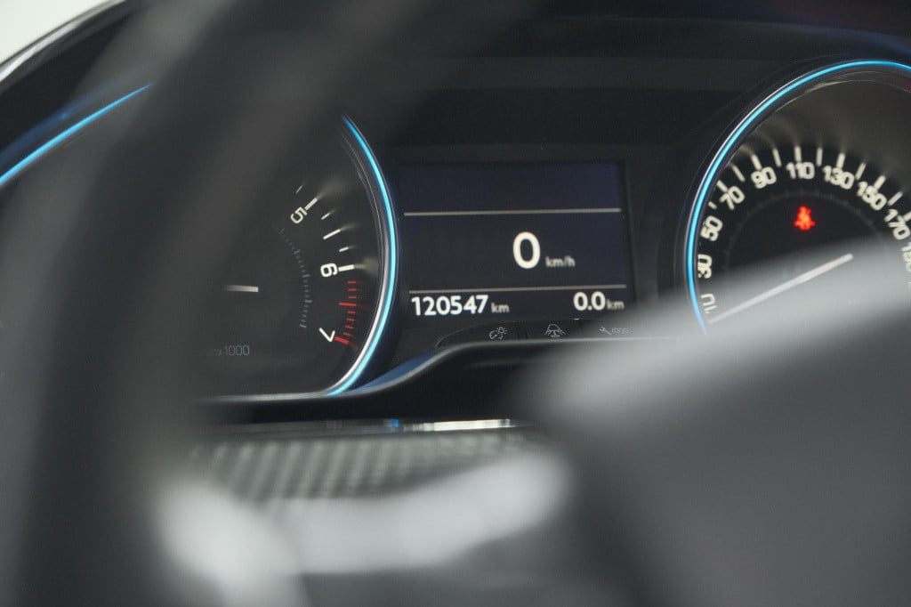 Peugeot 2008 puretech 130 allure | camera | apple carplay | parkeersensoren