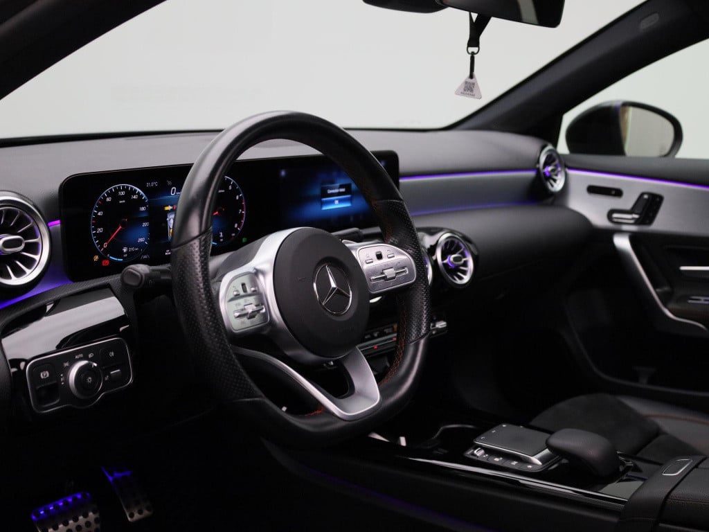 Mercedes-Benz A-Klasse 180 business solution amg | automaat | lmv | panoram
