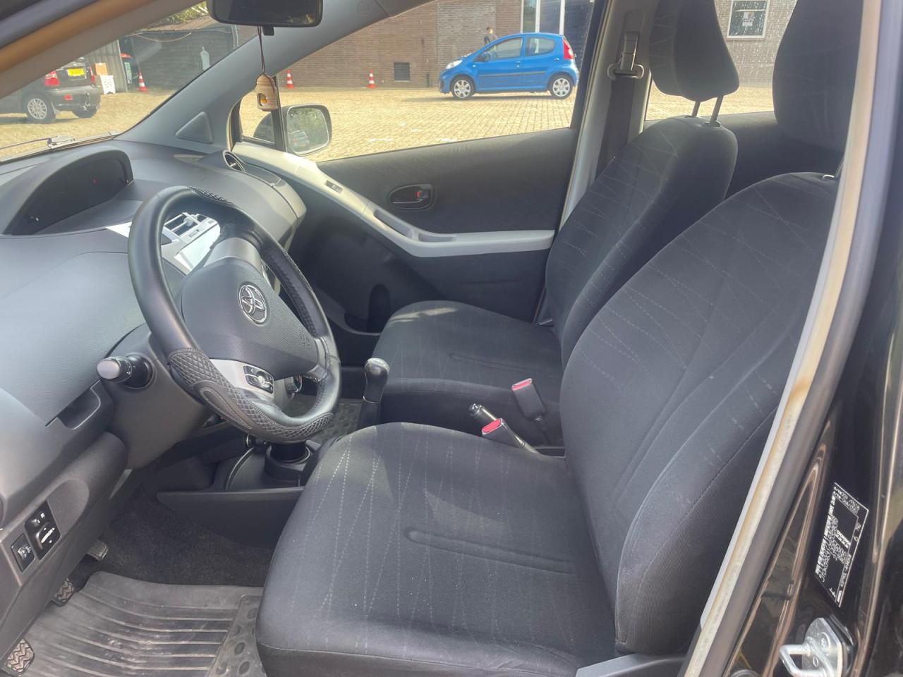 Toyota Yaris 1.0 vvti SOL