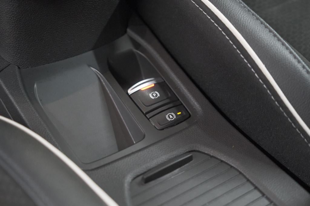 Renault Clio tce 100 intens | dodehoekdetectie | camera | apple carplay | p