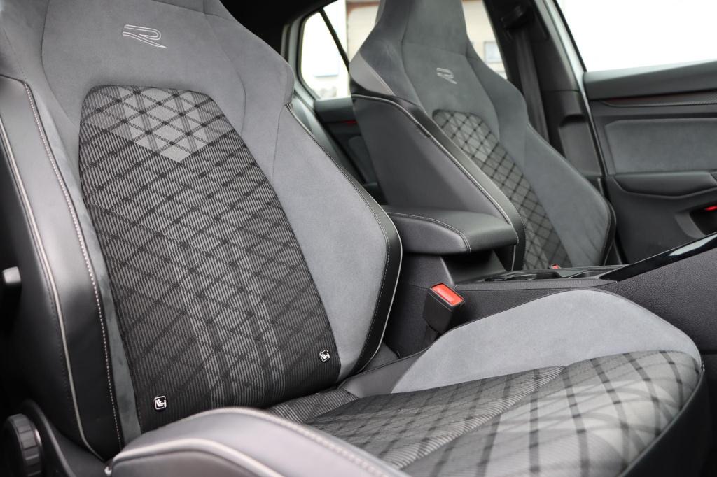 Volkswagen Golf 1.5 etsi r-line dsg7 130pk