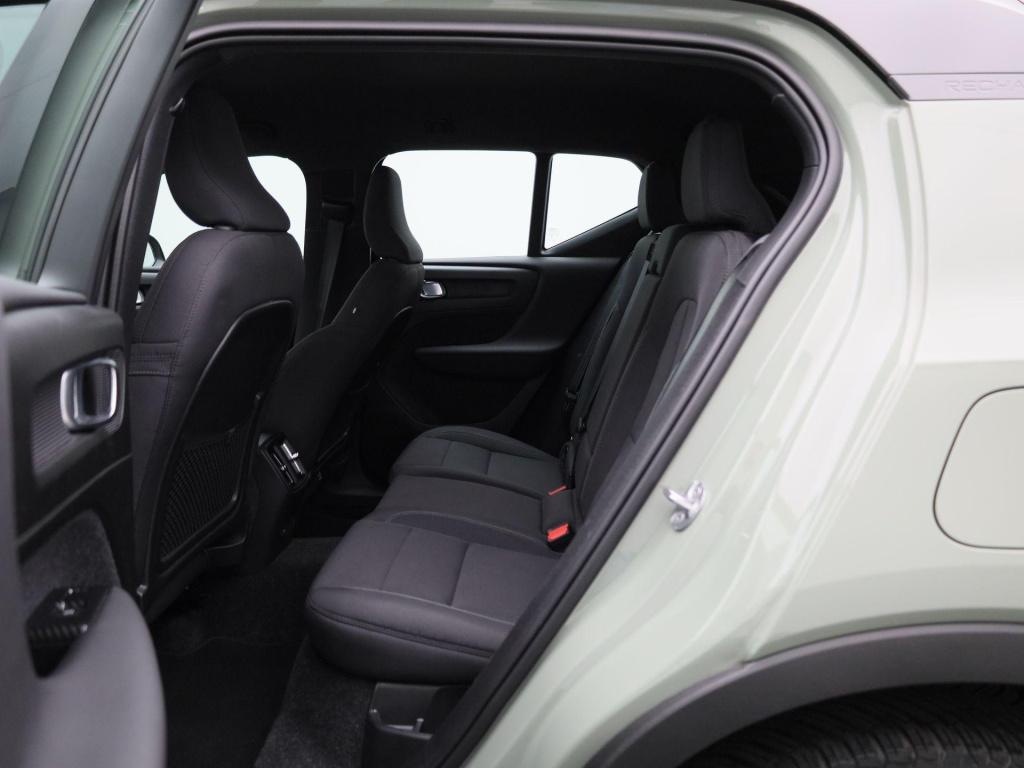 Volvo XC40 single motor extened range core 82 kwh | automaat | apple carpla