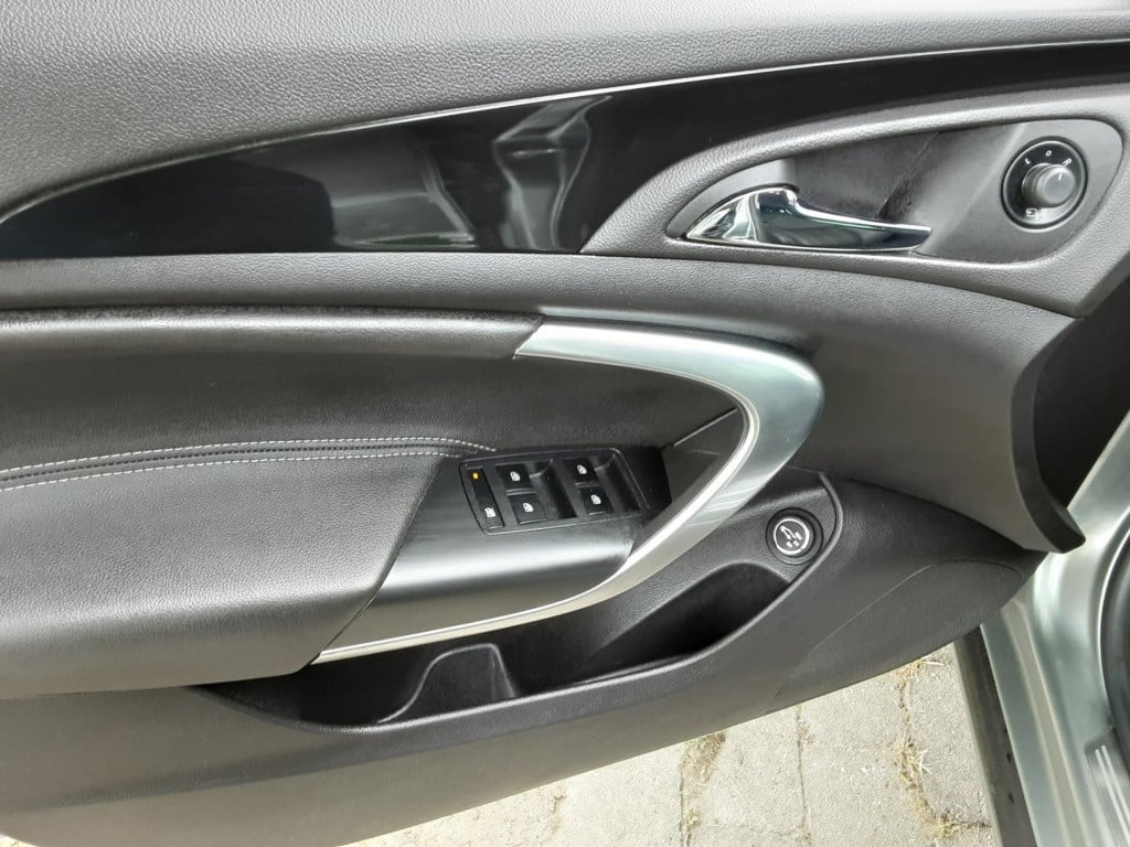 Opel Insignia sports tourer 2.0 t cosmo