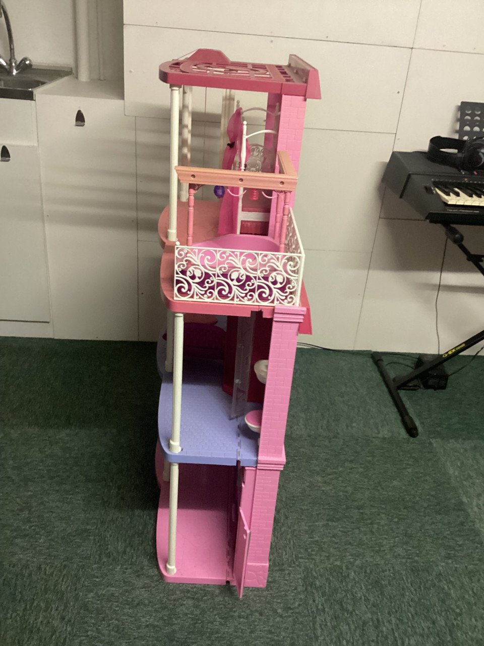 Barbiehuis met klein huisje erbij