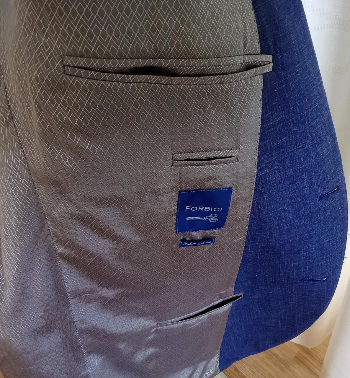 Prachtig blauw kostuum merk Forbici, maat 56