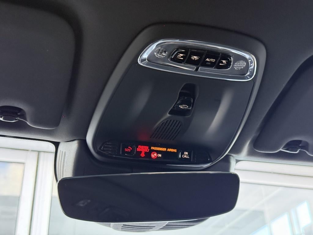 Volvo XC60 t8 390pk recharge r-design| panodak| luchtvering| trekhaak| came