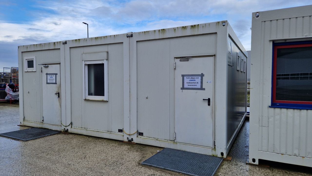 Verkleedruimte / sanitairunit / toiletunit / kantoorunit