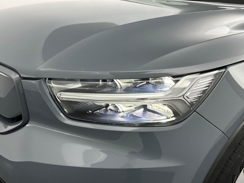 Volvo XC40 p8 408pk awd recharge r-design| pano| 360camera| h&k audio|