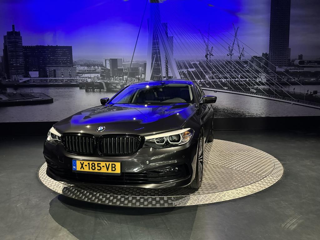 BMW 5 Serie 530e iperformance high executive *schuifdak*harmankardon*