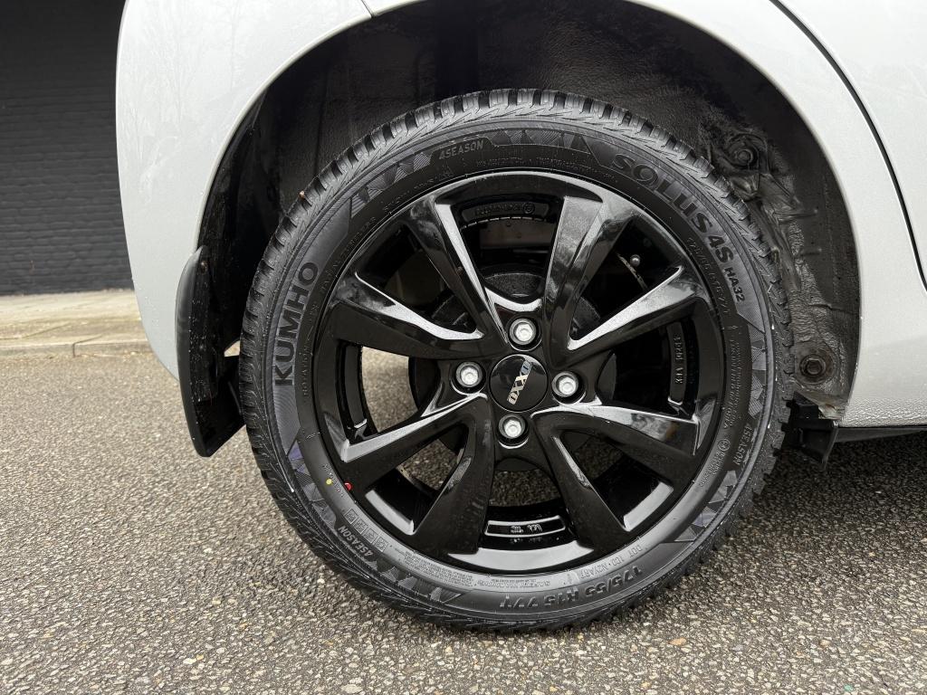 Toyota Aygo 1.0 vvt-i x-play // automaat // facelift //