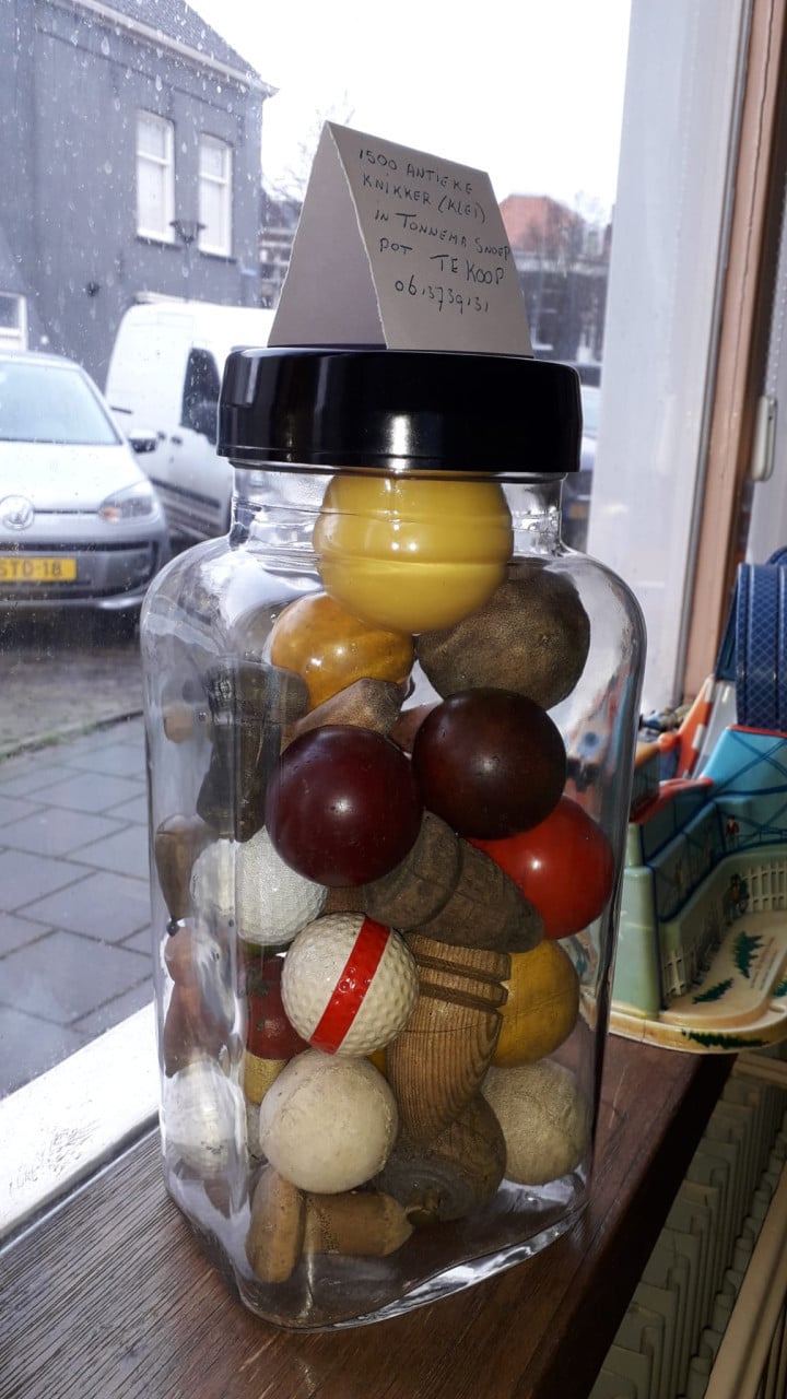 Tonnema snoeppot met tollen en ballen
