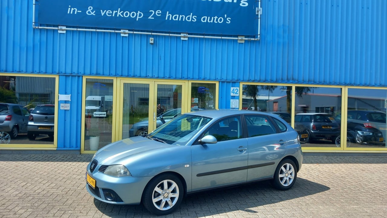Seat IBIZA 1.4 16v Sensation 5deurs bj:2006 airco-lm velgen