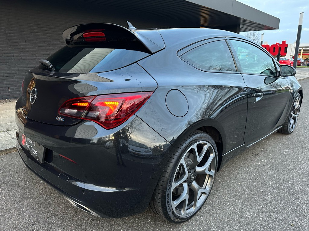 Opel Astra gtc 2.0 turbo opc