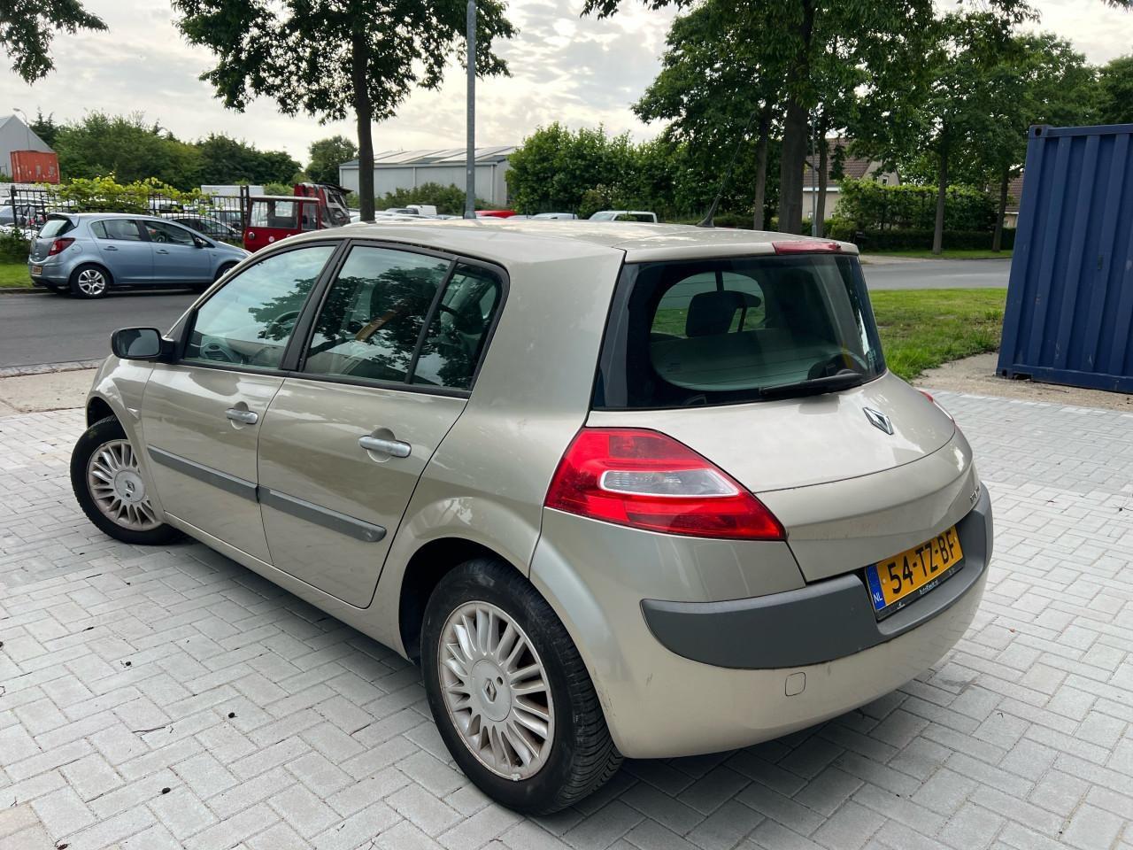 Renault Megane 2.0-16V Privilege Automaat