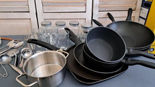 Pannen, glazen, bestek enz.