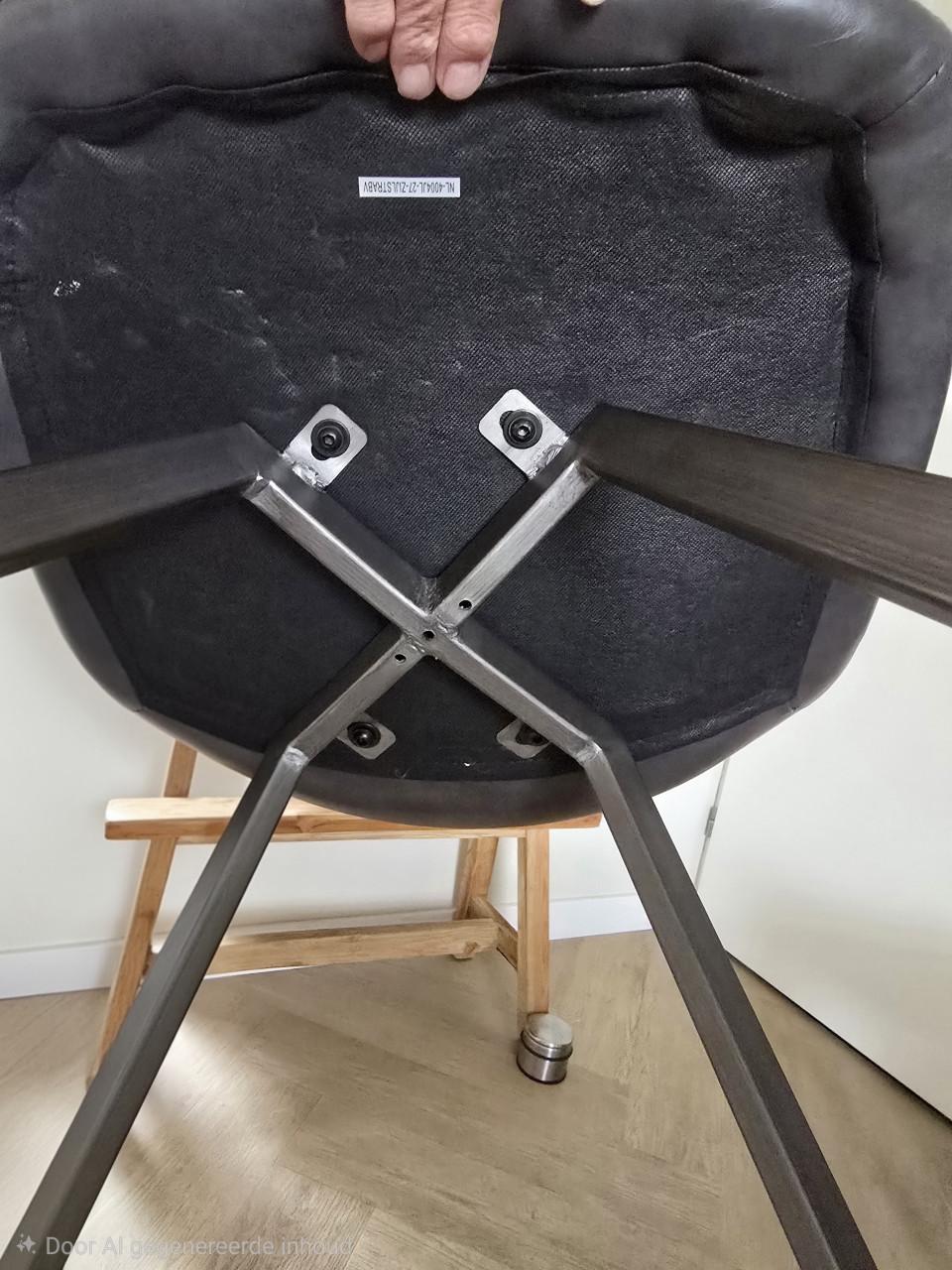 Zes eetkamer stoelen antraciet en cognac