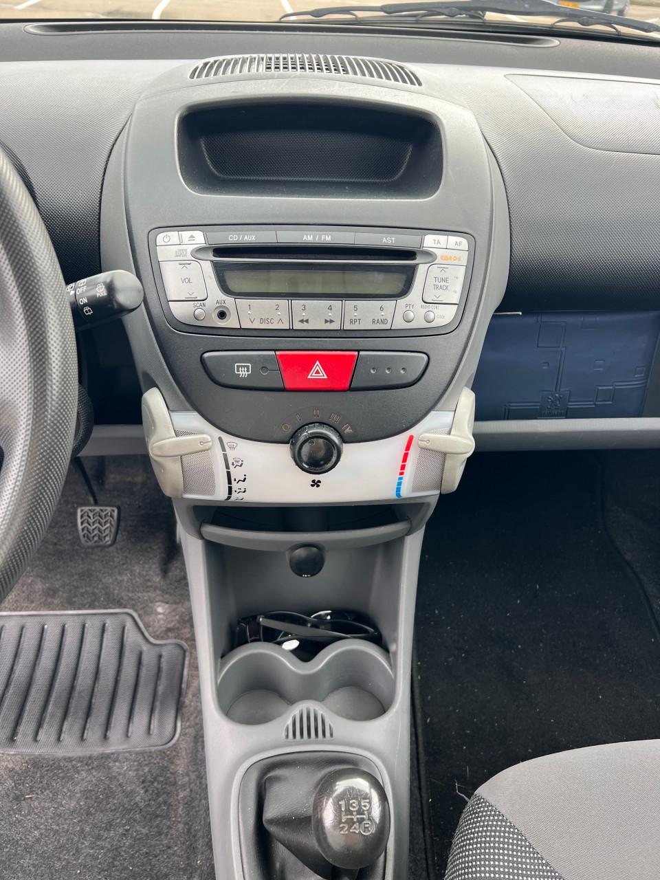 Peugeot 107 1.0 12V 5DR 2007 NIEUWE APK