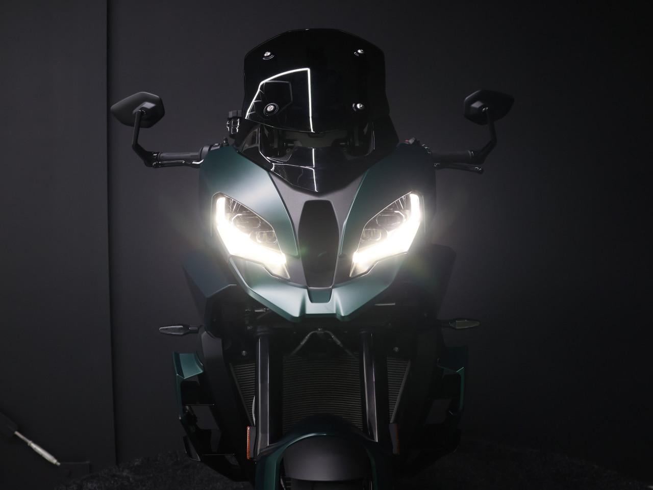 M 1000 XR Aurelius Green | BTW Motor