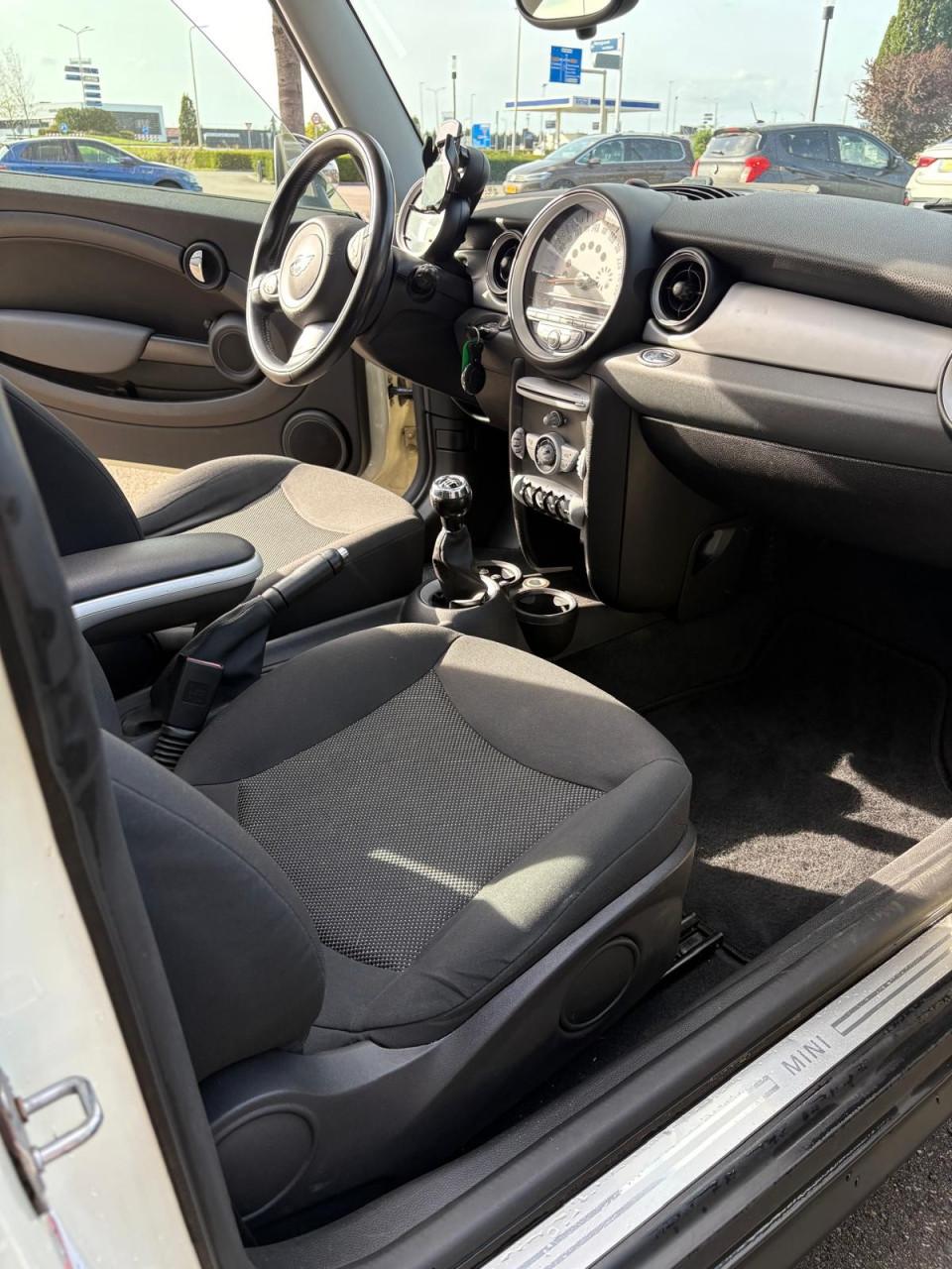 Prachtige Mini One*2010*Pano*Airco*157000km