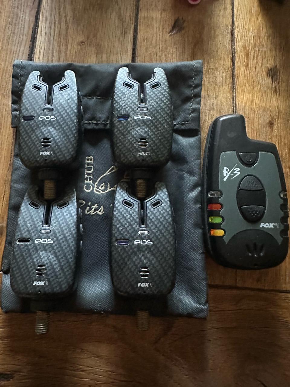 Fox EOS RX3 Beetmelders Set met Receiver en Chub Bit Bag