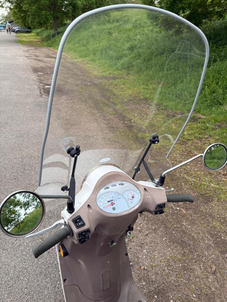 SYM Fiddle II snorscooter 25 km/u — nette staat — elektrische start