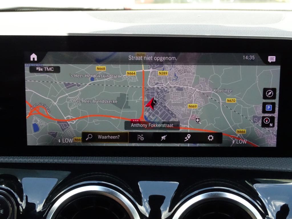 Mercedes-Benz A-Klasse 180 business solution amg | pano | widescreen