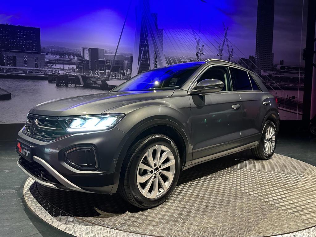 Volkswagen T-roc 1.0 tsi life *acc*17inch*privacy glass*led*appconnect*priv
