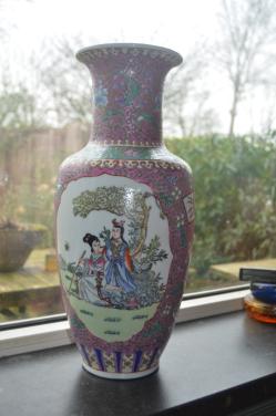 Mooie grote Chinese vaas, gesigneerd/gemerkt (2)
