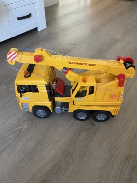 Hijskraan van Bruder.