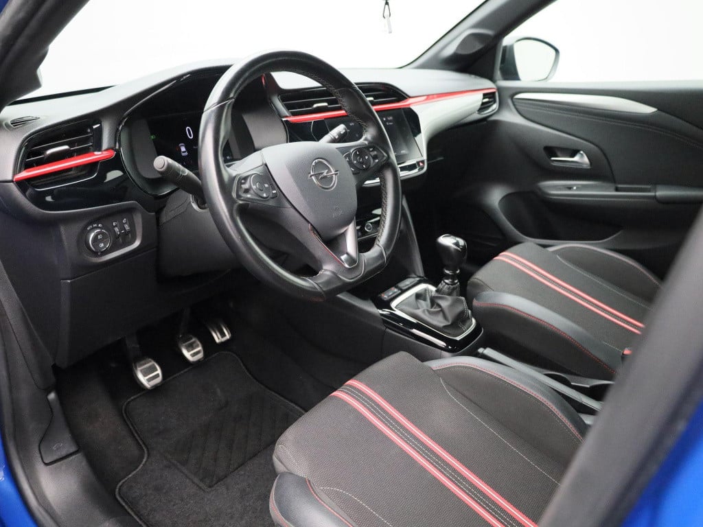 Opel Corsa 1.2 gs line | lmv | parkeer sensoren | half leder | dab | camera