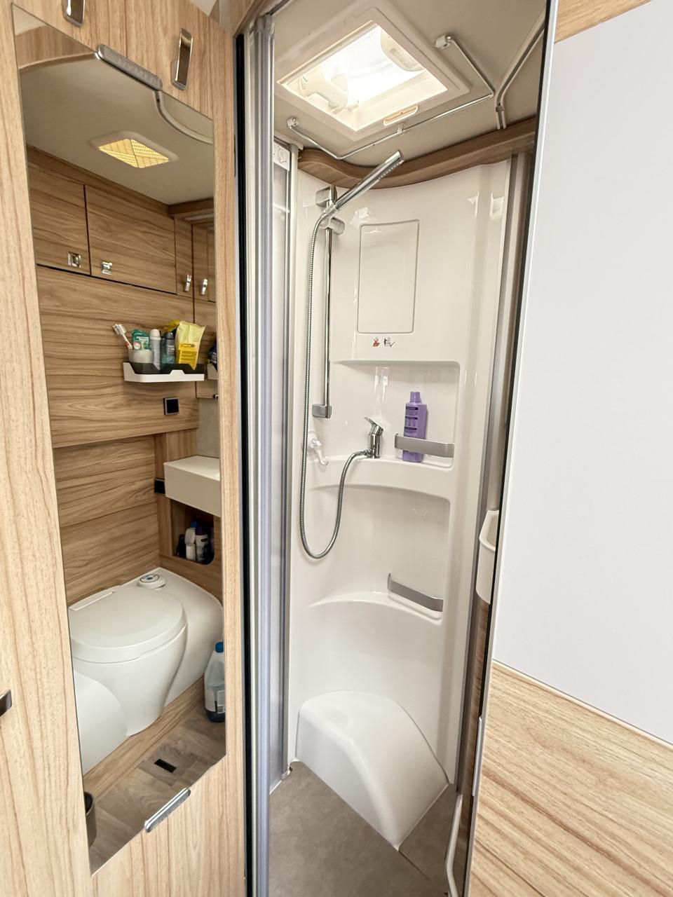 Hymer EX580 Compact 2x Airco Levelsysteem automaat 9 traps