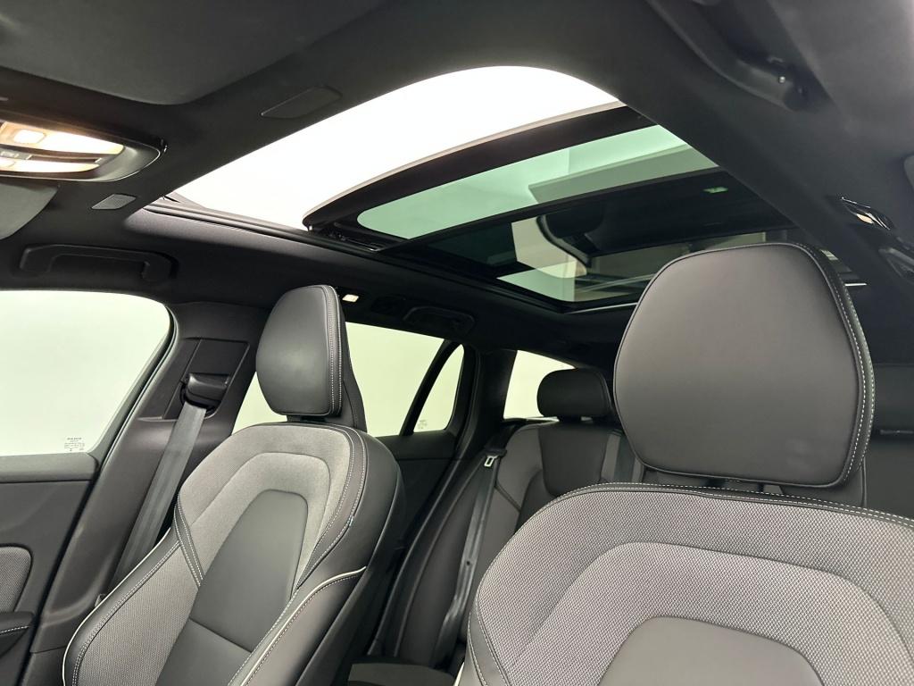 Volvo V60 t8 455pk recharge ultra dark| adap.cruise| pano| trekhaak| 360cam