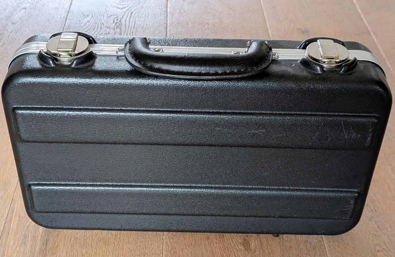 Muziek spullen:  4 micro's en 2 hard cases