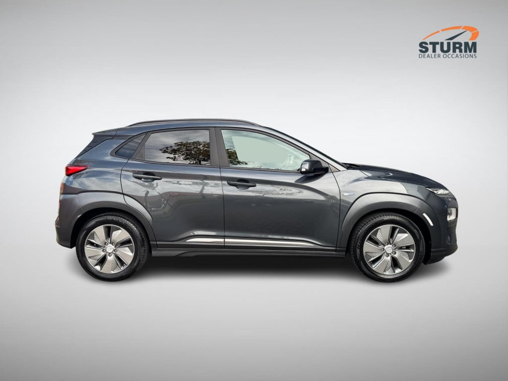 Hyundai Kona ev premium 64 kwh soh 97% meest luxe uitvoering incl. schuif-/
