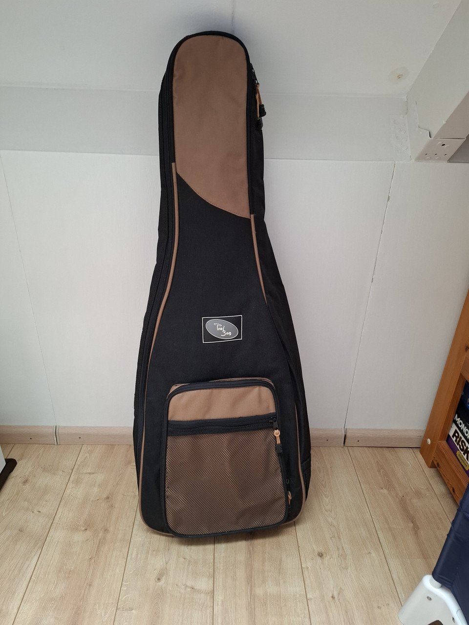 Spaanse gitaar met toebehoren