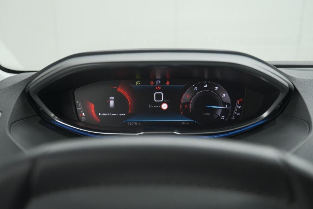 Peugeot 3008 puretech 130 eat8 style | camera | parkeersensoren | navigatie