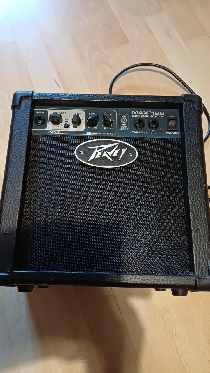 Basgitaar Yamaha RBX A2 met diverse toebehoren