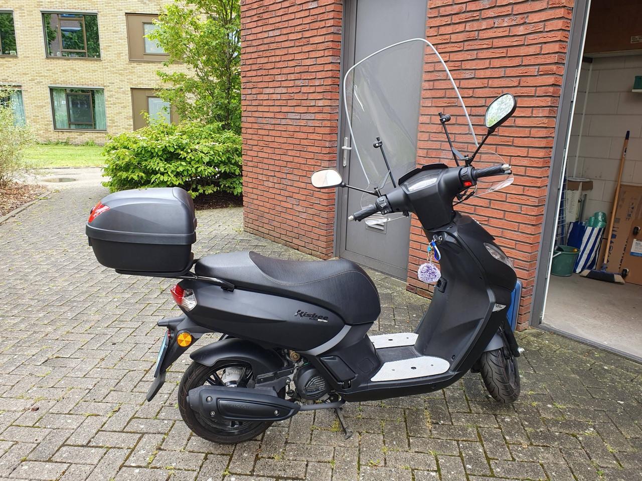 Peugeot Kisbee black edition