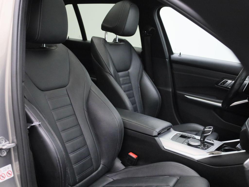 BMW 3-serie touring 318i high executive m-sport | automaat | panoramadak | 