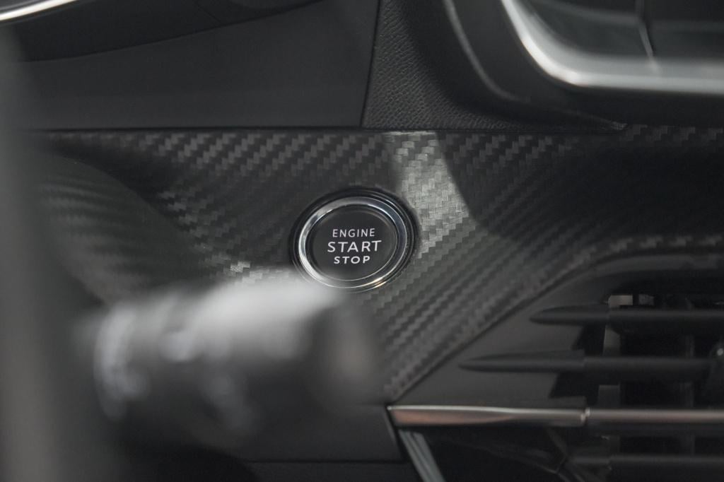 Peugeot 2008 puretech 130 allure | camera | adaptieve cruise control | stoe