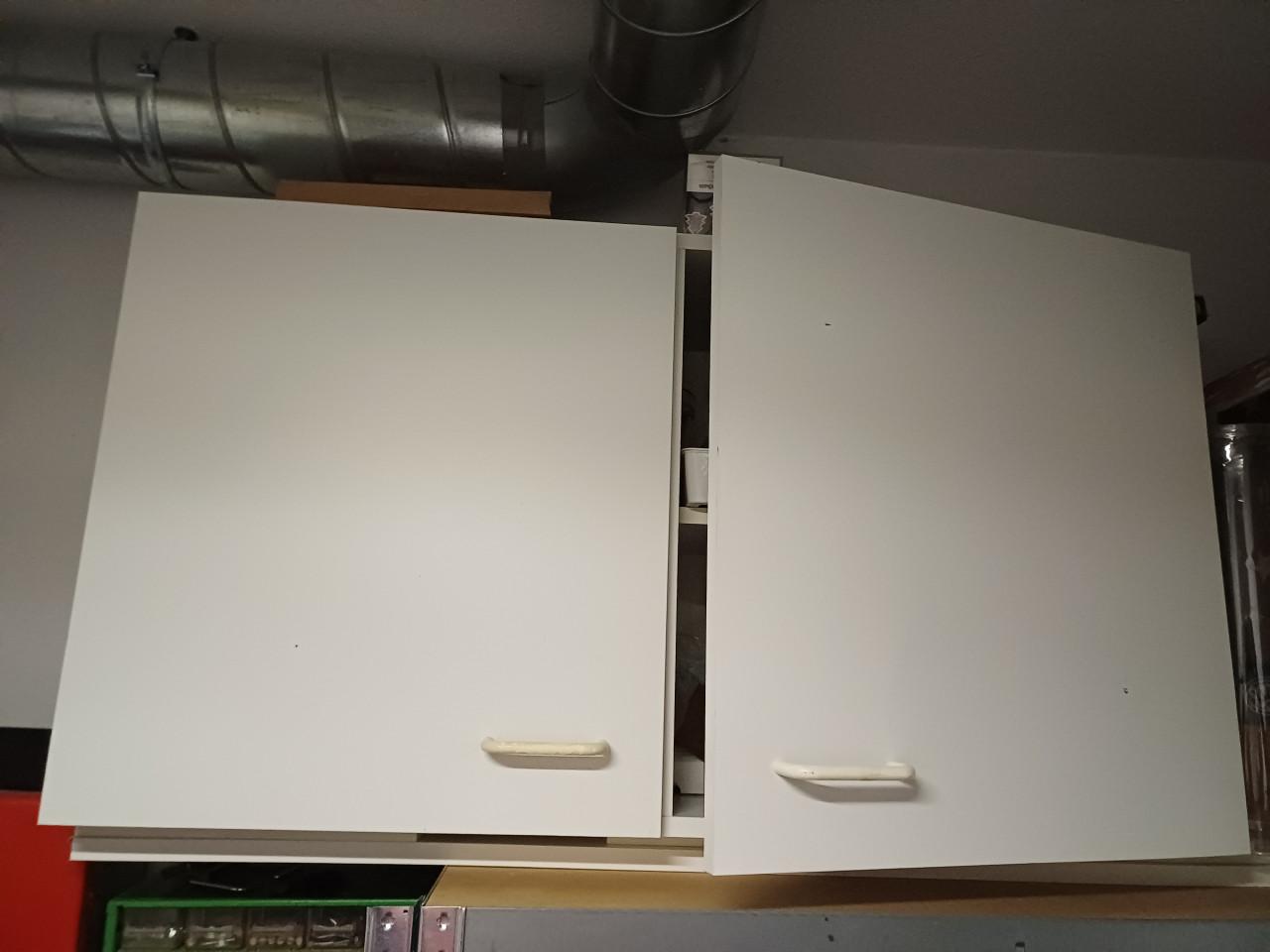2 keukenkastjes