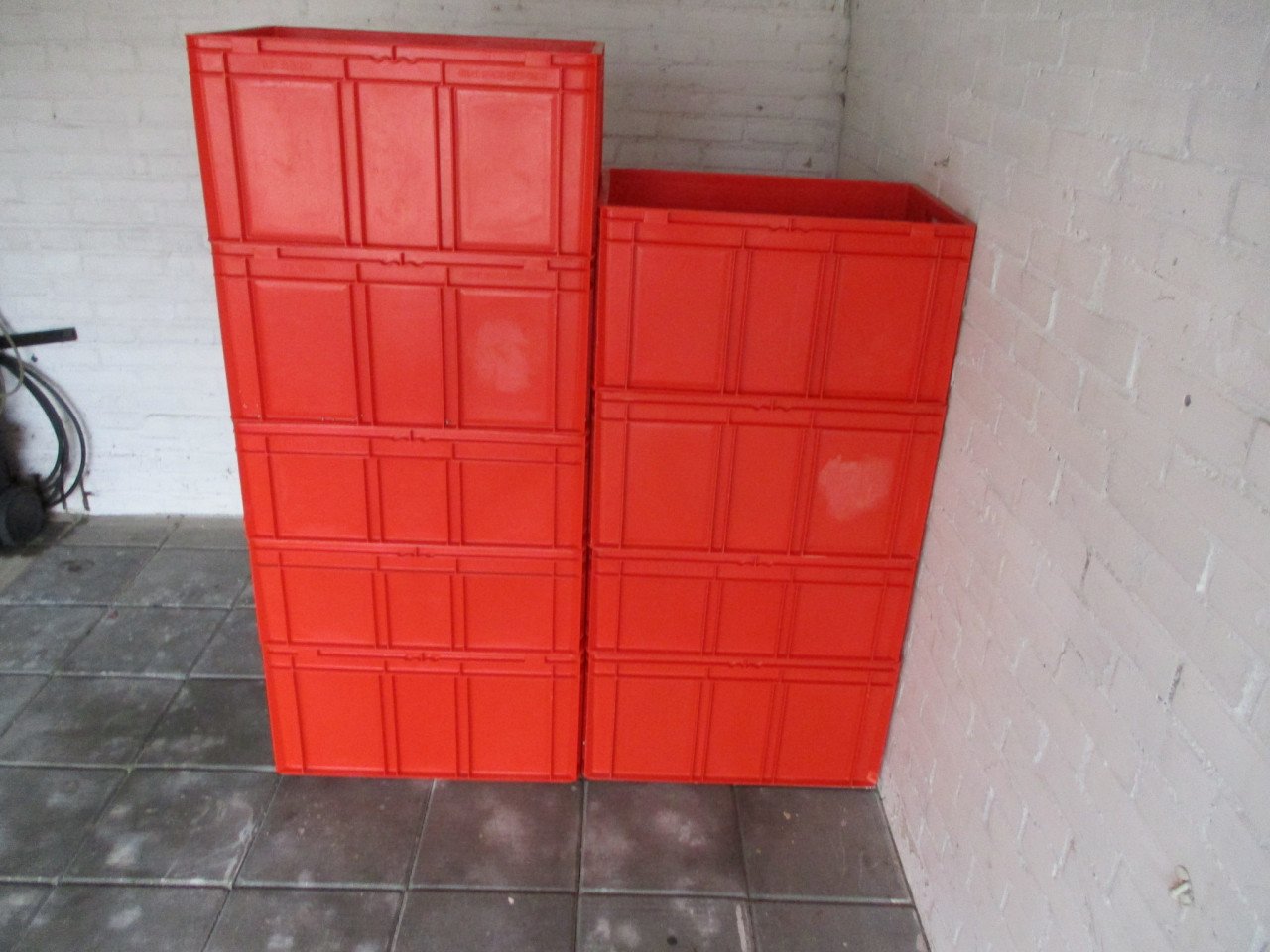 9 zgan stapelbare kunstof kratten , afm. 60-40-30 cm