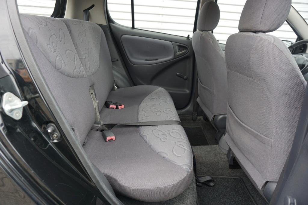 Toyota Yaris 1.0-16v vvt-i luna