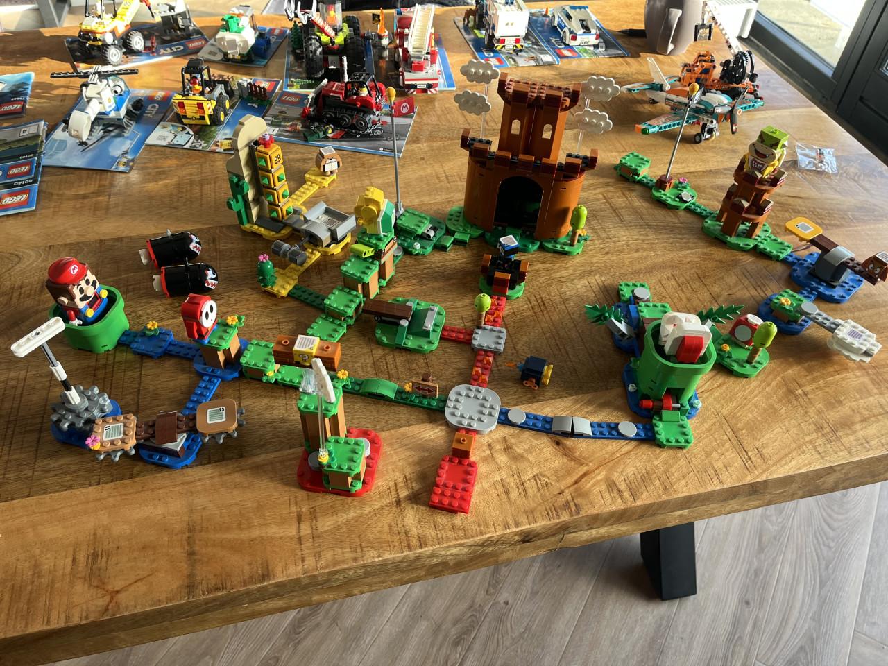 Lego Super Mario sets; 71362, 71360, 71363, 71366