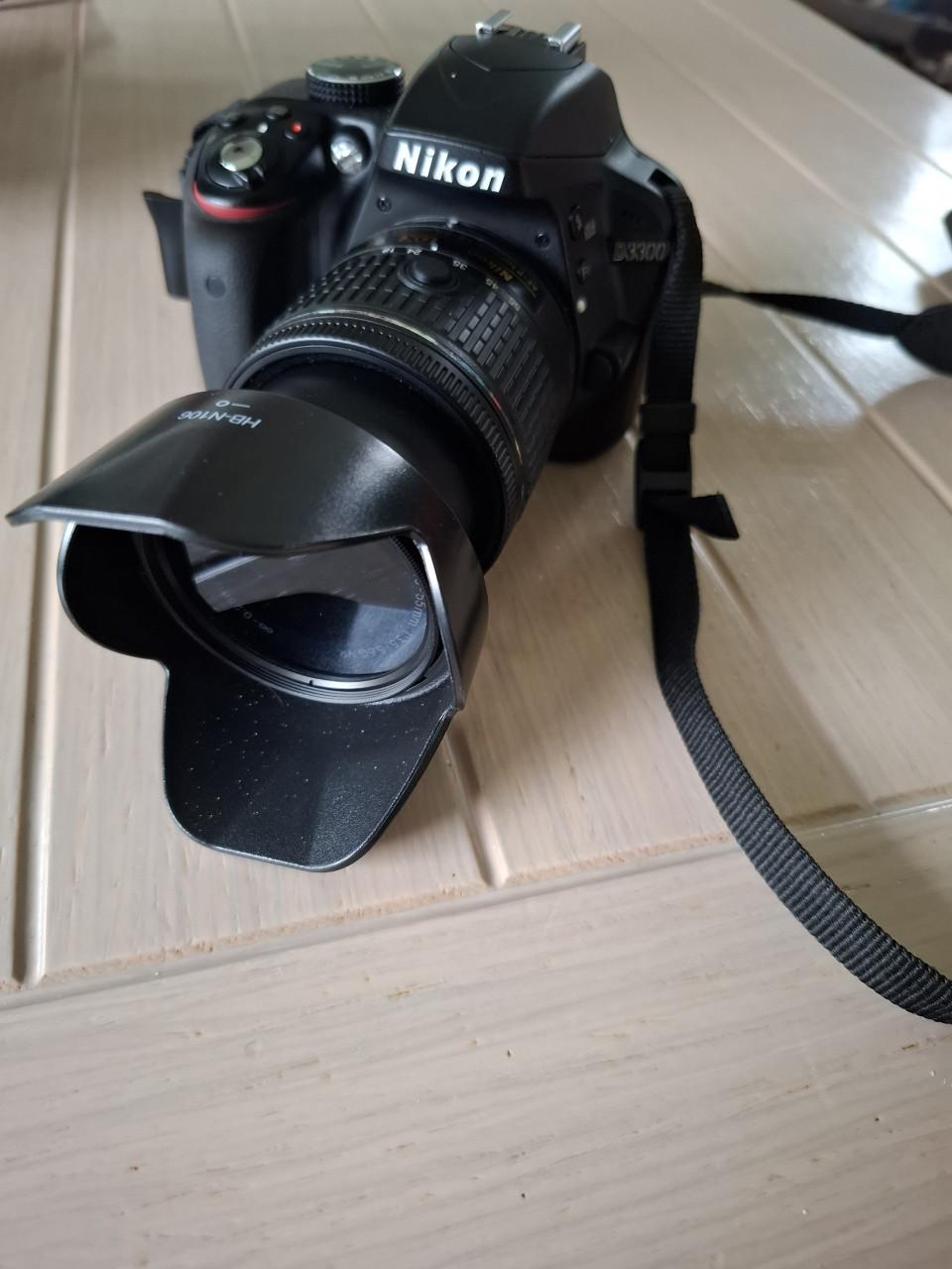 Nikon camera D3300 af-dx 18-50 f 35 56c11