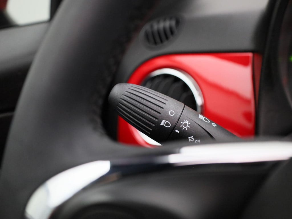 Fiat 500 C 1.0 hybrid club | cabrio | parkeer sensoren | dab | airco | crui