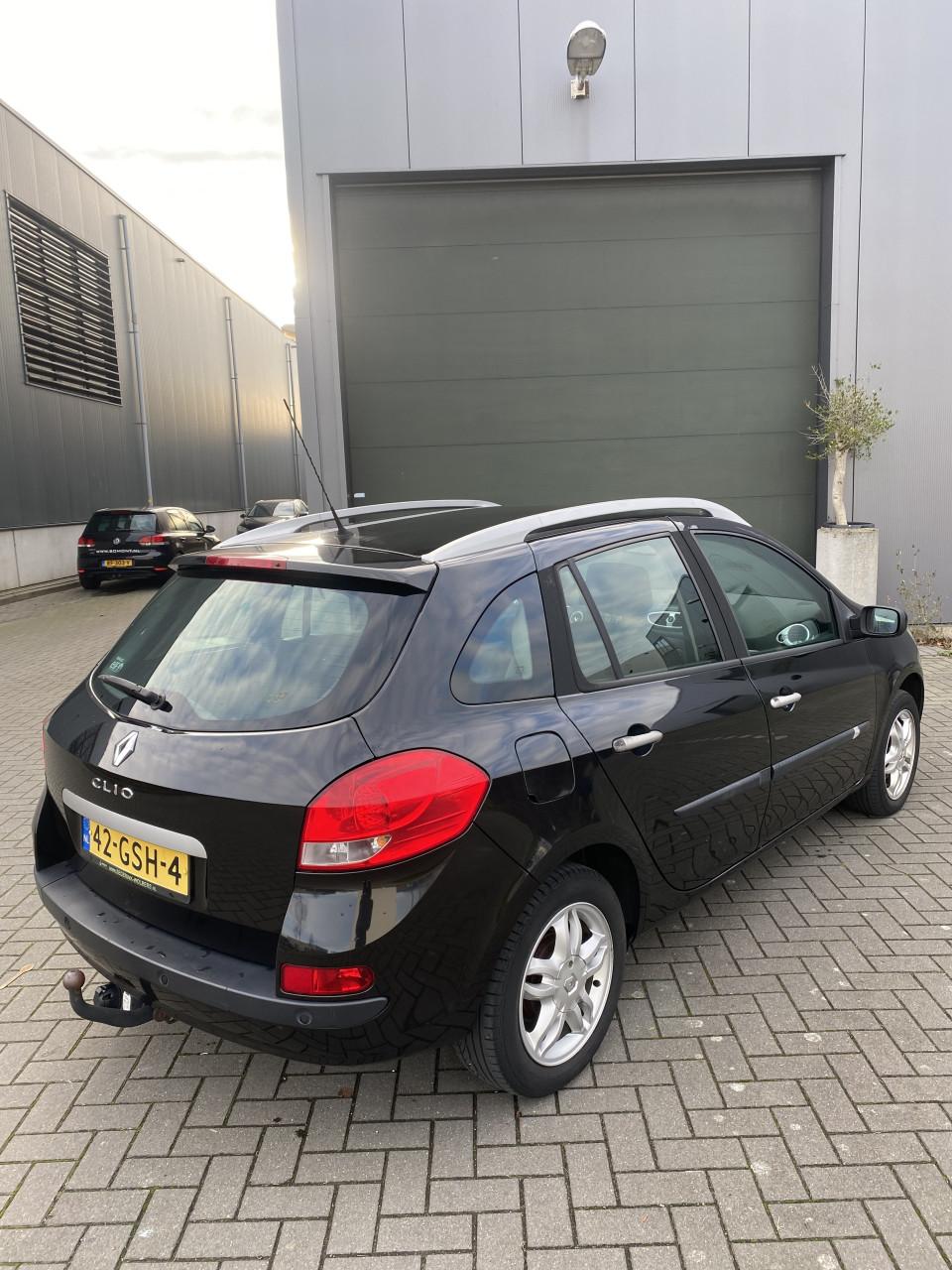 Renault Clio 1.2 TCE 100 Estate 2008 Zwart | 124.448 KM NAP | NIEUWE APK!