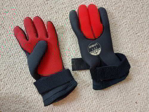 Duikhandschoenen (gratis).