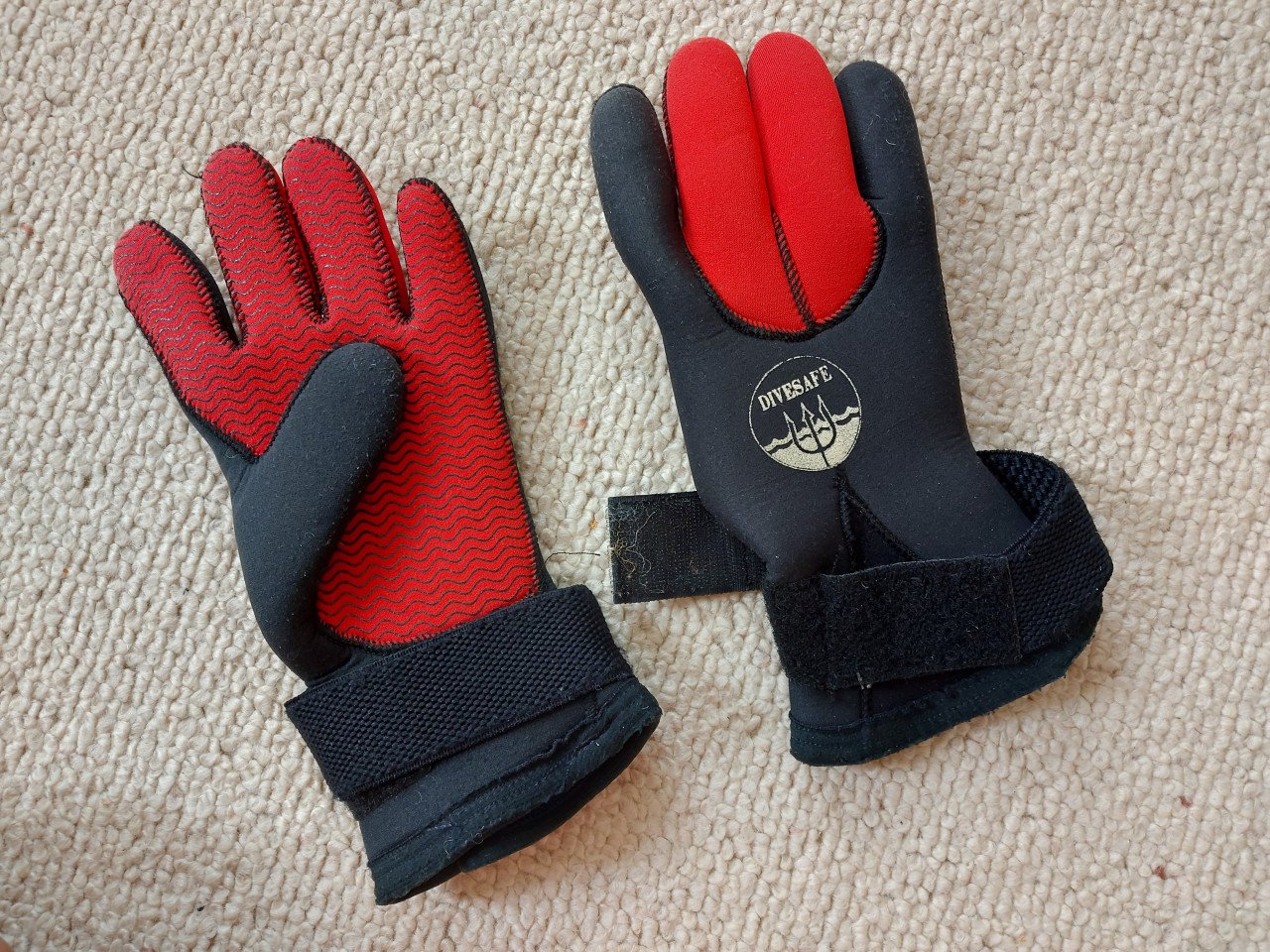 Duikhandschoenen (gratis).