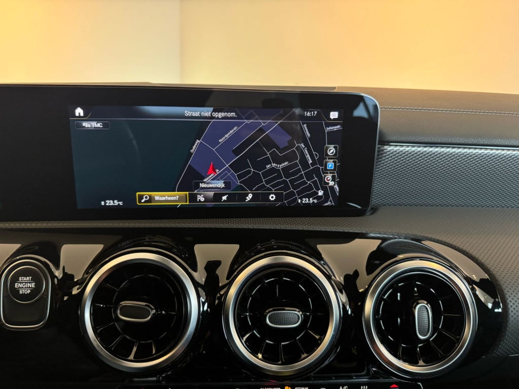 Mercedes-Benz Cla 250 e business solution